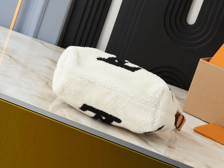 Hills Pochette M11920 18 5x11x6 5cm ss1_1
