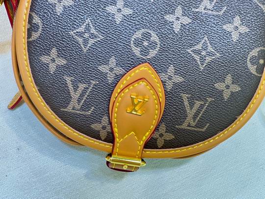 Nicolas Ghesquiere M44860 19x9x16cm cs (1)