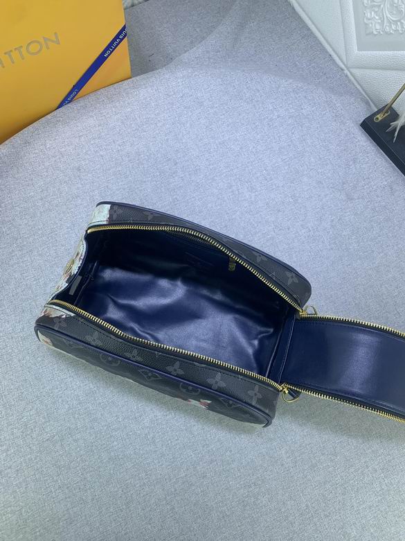 Dopp Kit M82831 28x15x16.5cm ss (1)