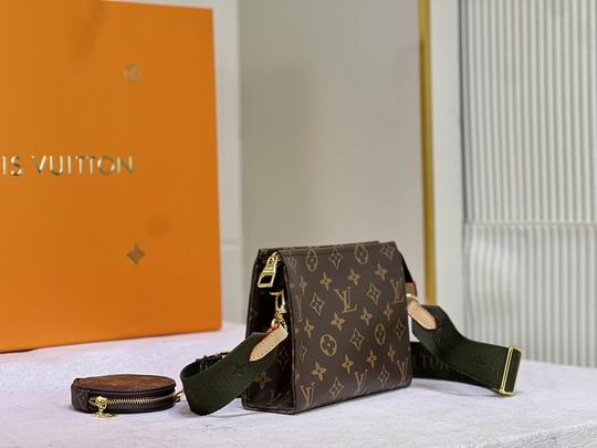 盥洗袋Monogram M47546 M47544 19x15x6cm cs (1)