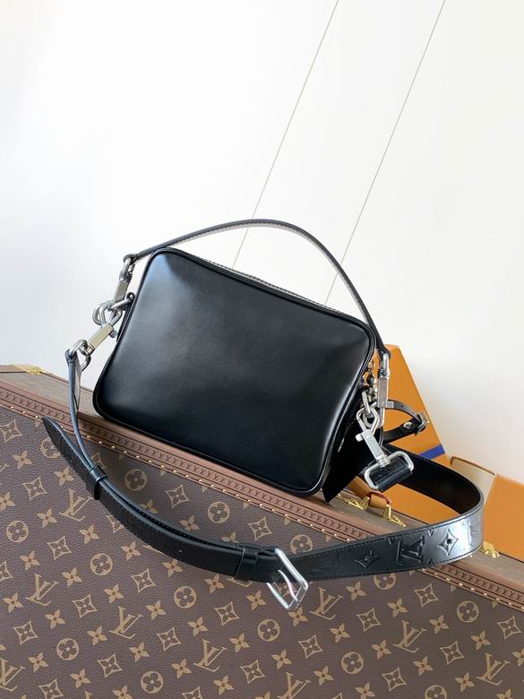M13987 25X17.5X11cm WP 0
