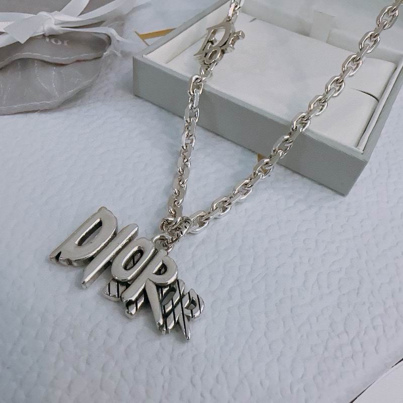 Dior Necklace 05yxh65 (1)