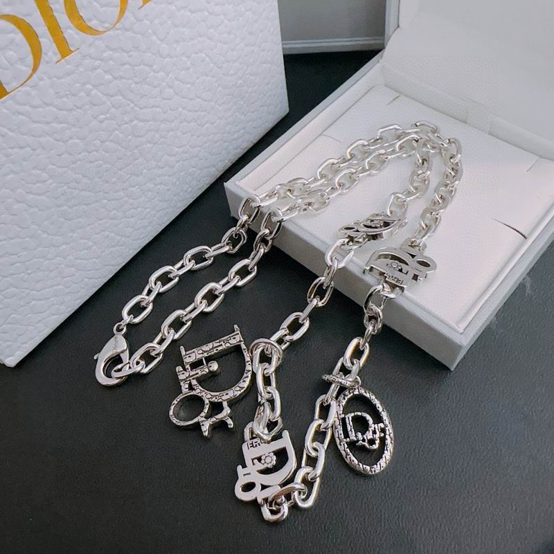 Dior Necklace 05yxh67 (1)