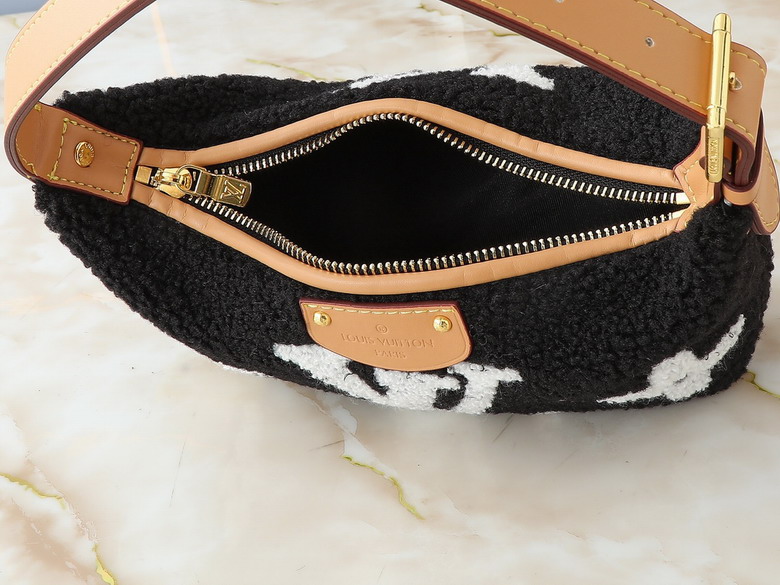 Hills Pochette M11920 18 5x11x6 5cm ss_1