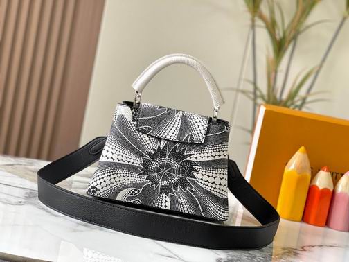 Capucines M21704 27x18x9cm ss (1)