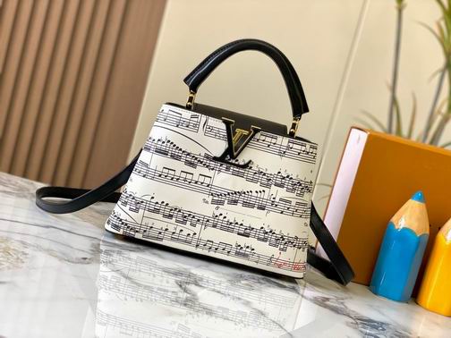 Capucines M20194 27x18x9cm ss (1)