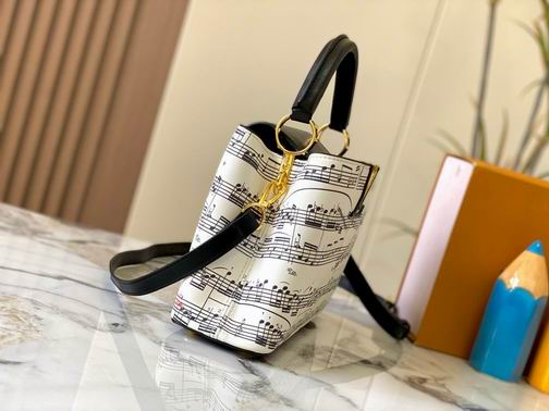 Capucines M20194 27x18x9cm ss (1)