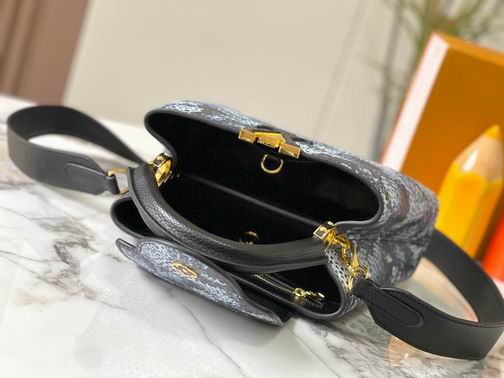 Capucines M21727 27x18x9cm ss (1)
