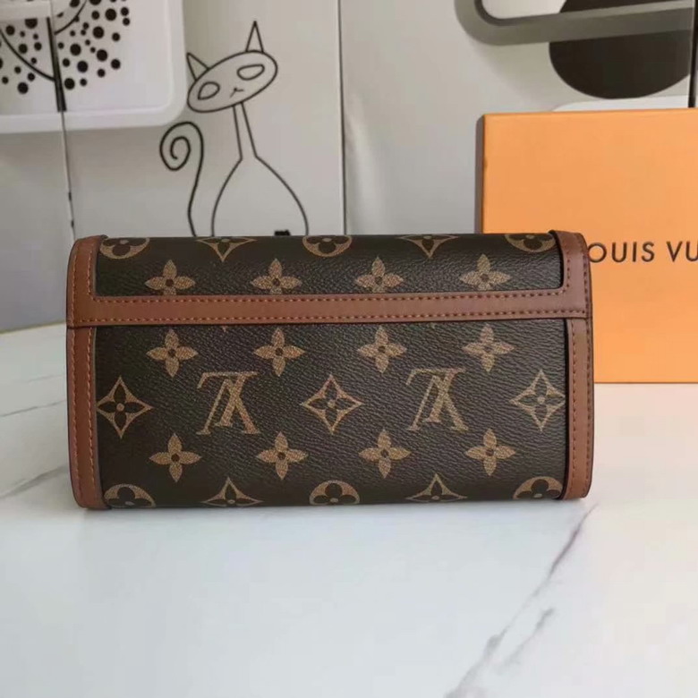 Dauphine M68723 cm ss1_1
