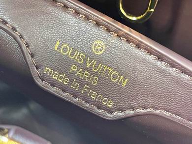 Capucines M22388 27x18x9cm ss (1)