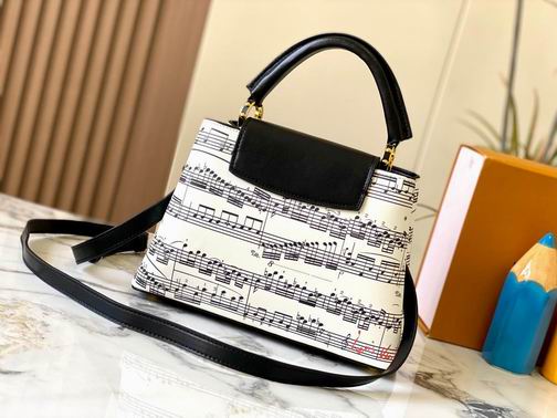 Capucines M20194 27x18x9cm ss (1)