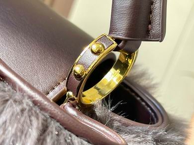 Capucines M22388 27x18x9cm ss (1)