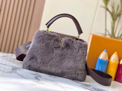 Capucines M22388 27x18x9cm ss (1)