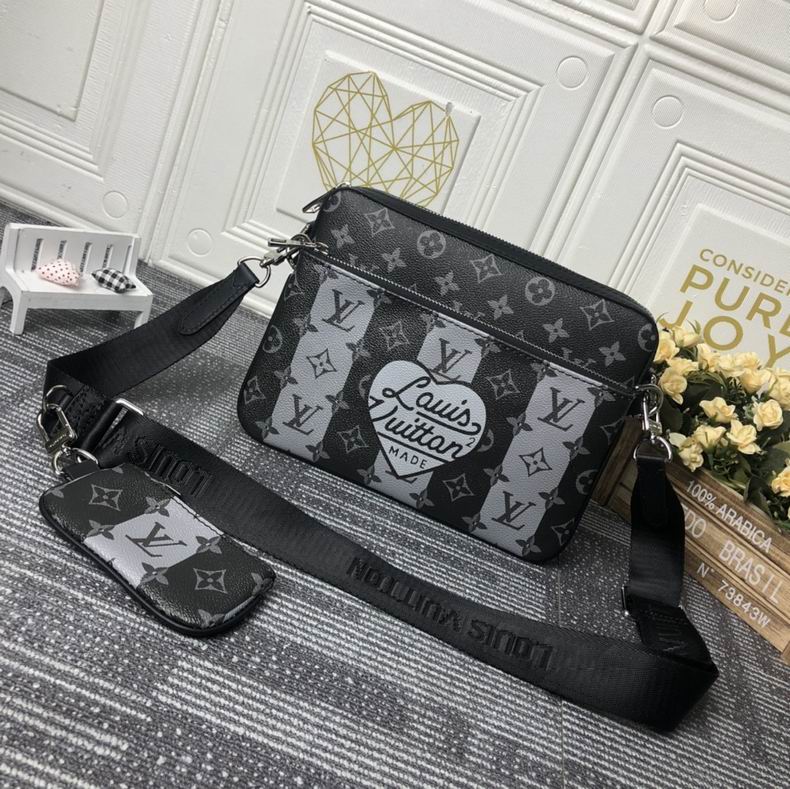 Pochette Metis M69443 25x18x4 cm cs (1)