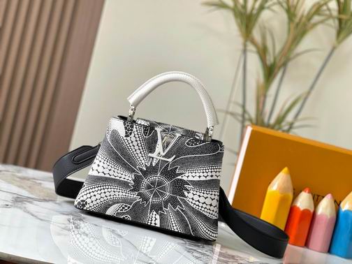 Capucines M21704 27x18x9cm ss (1)