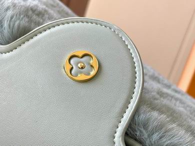 Capucines M22388 27x18x9cm ss (1)