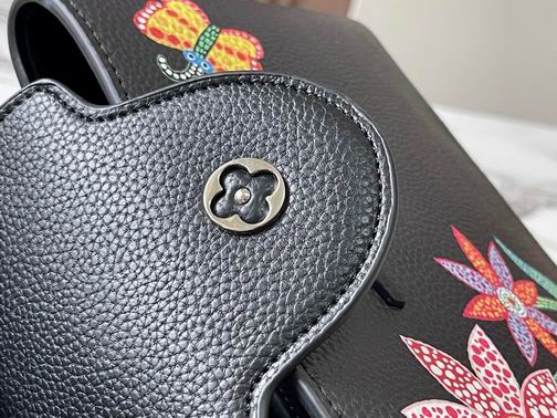 Capucines M21755 27x18x9cm ss (1)