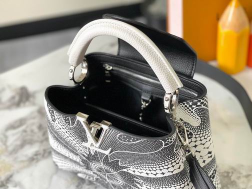 Capucines M21704 27x18x9cm ss (1)