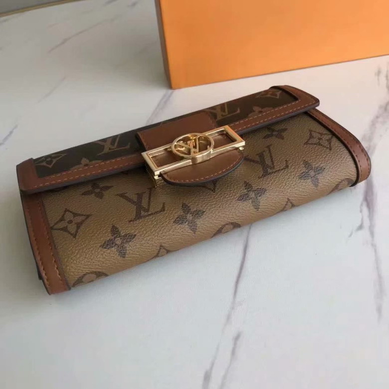 Dauphine M68723 cm ss_1