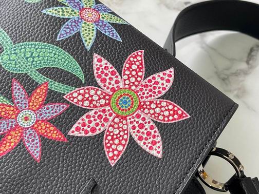 Capucines M21756 31.5x20x11cm ss (1)