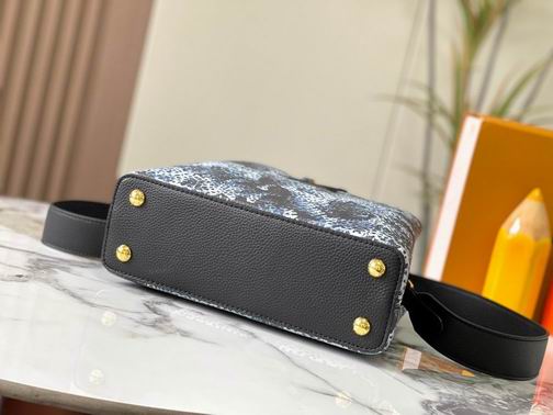 Capucines M21727 27x18x9cm ss (1)