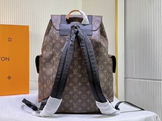 Christopher M46699 38x44x21cm ss (1)