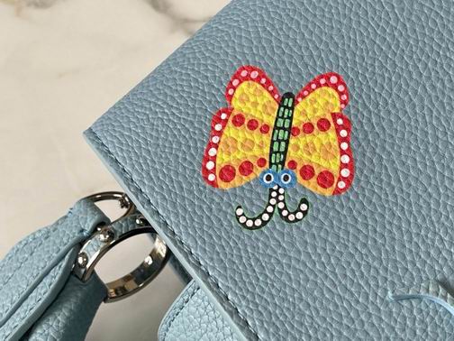 Capucines M21756 31.5x20x11cm ss (1)