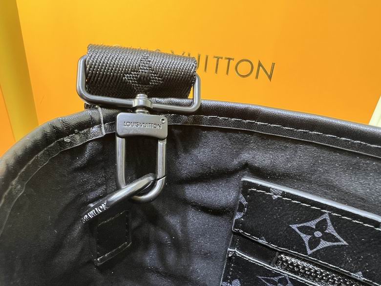 Tote M45734 37x29x13cm ss (1)