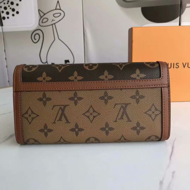 Dauphine M68723 cm ss_1
