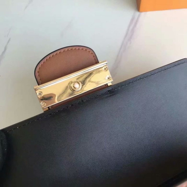 Dauphine M68723 cm ss1_1