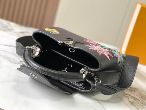 Capucines M21755 27x18x9cm ss (1)