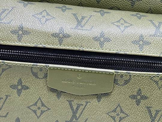 Discovery M46802 29x38x20cm ss (1)