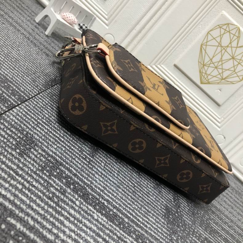 Pochette Metis M69443 25x18x4 cm cs (1)