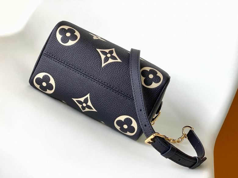 M47048 20.5X13.5X12cm WP 0