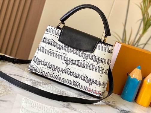 Capucines M20195 31.5x20x11cm ss (1)