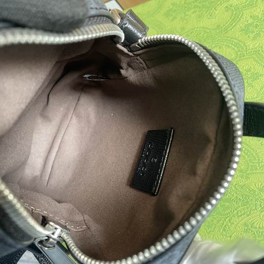 Gucci 672952 12x16x7cm CN (1)