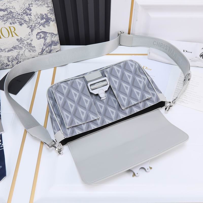 Dior Hit the Road 9944 27x17x9cm ww (1)