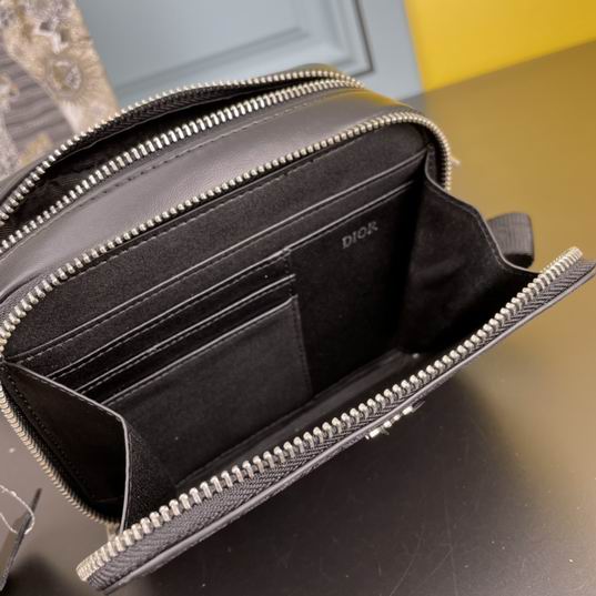 Dior 7017 17x12.5x5cm ww (1)