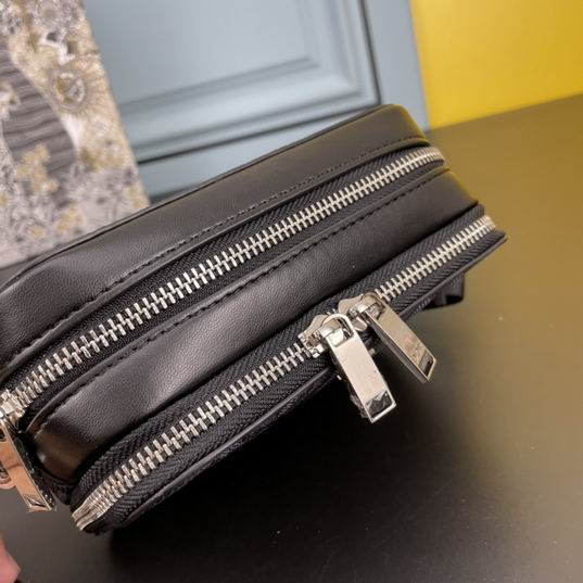 Dior 7017 17x12.5x5cm ww (1)