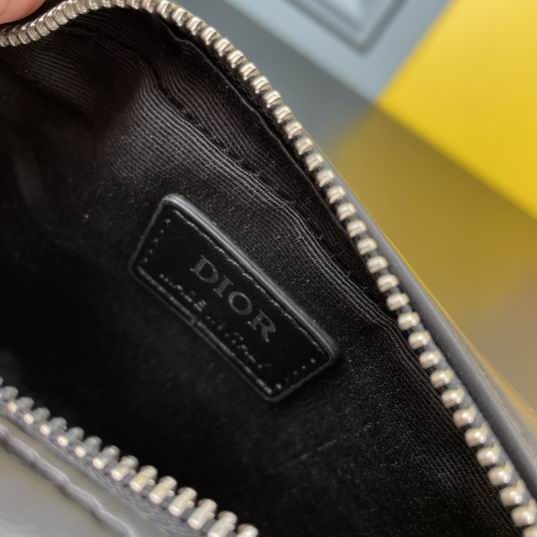 Dior 7017 17x12.5x5cm ww (1)