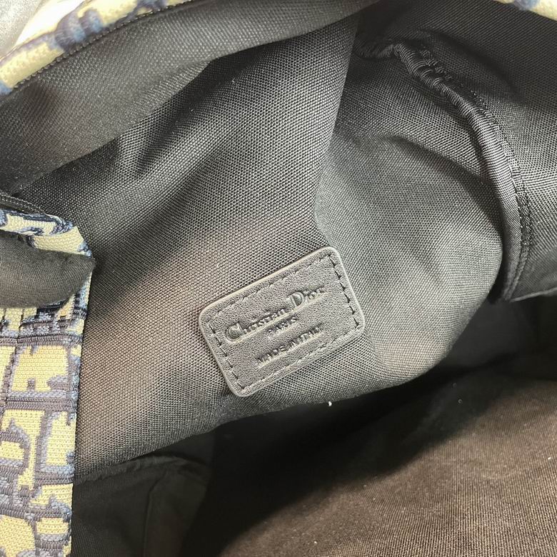 DM1640 39X31X14cm WP 0