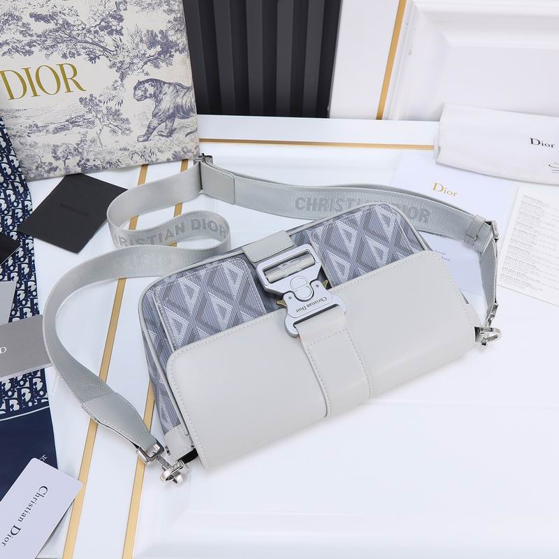Dior Hit the Road 9944 27x17x9cm ww (1)
