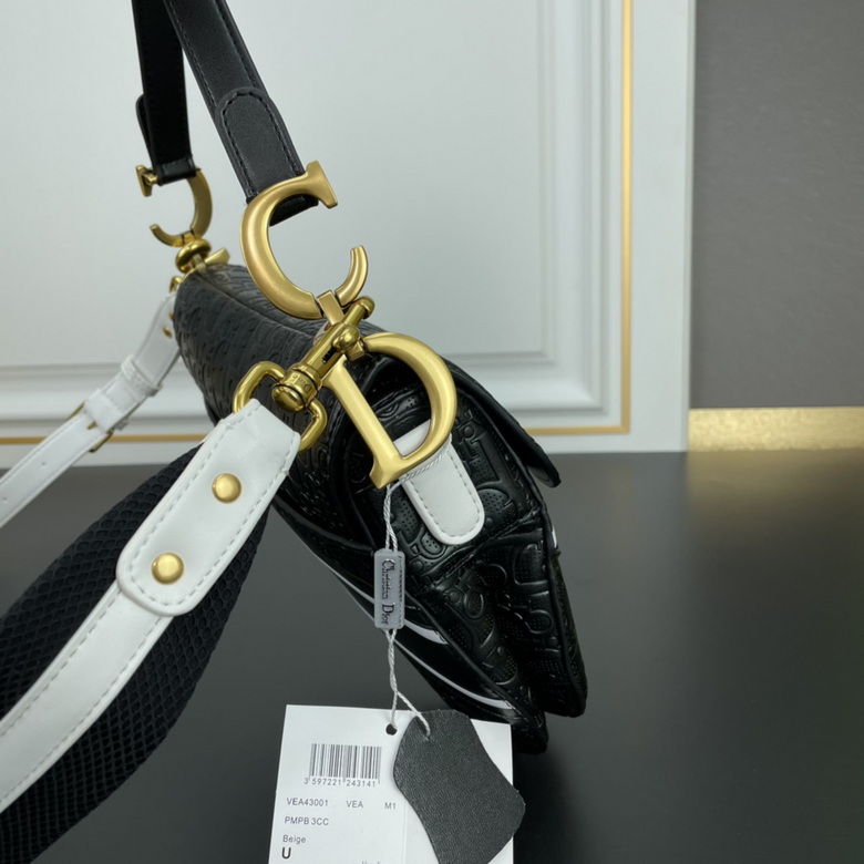 Oblique Saddle 0452 25cm YW (1)