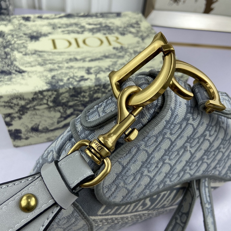 Saddle 886888 24X6X18cm YW (1)