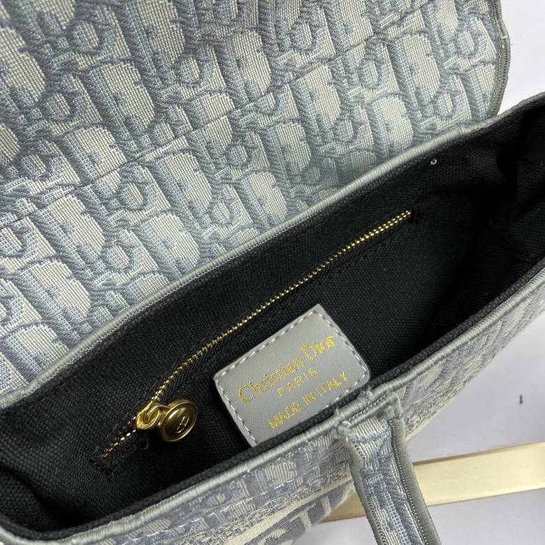 Saddle 886888 24X6X18cm YW (1)