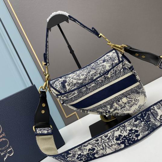 Dior saddle 8003 25.5x20x6.5cm ww2 (1)