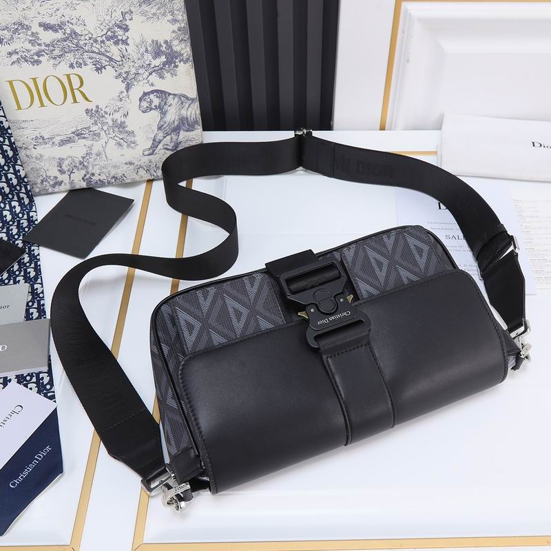 Dior Hit the Road 9944 27x17x9cm ww (1)