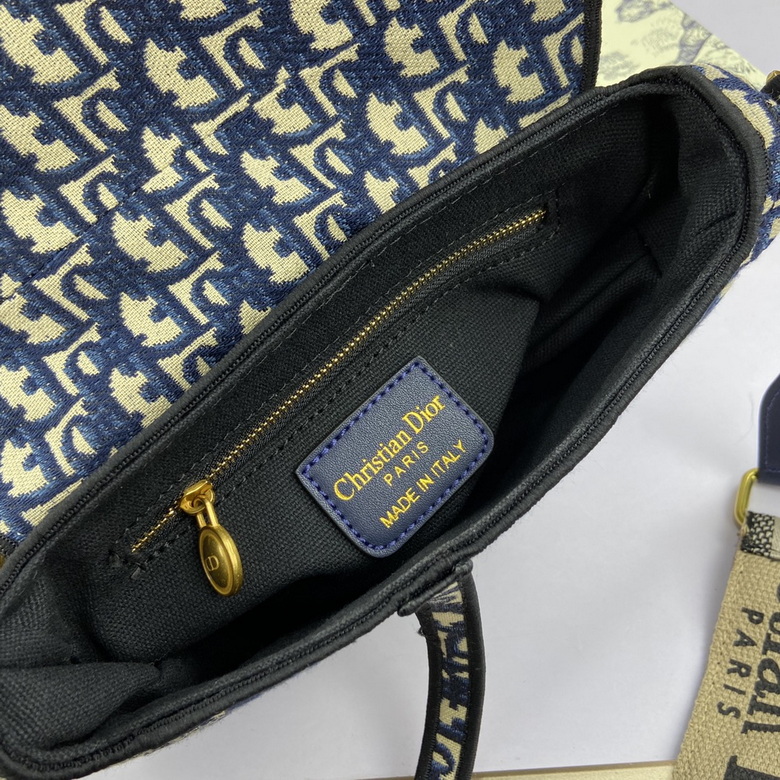 Saddle 886888 24X6X18cm YW (1)