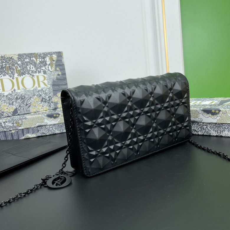 Diorcaropouch 1228 YW (1)