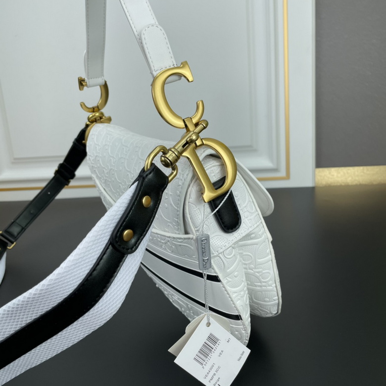 Oblique Saddle 0452 25cm YW (1)